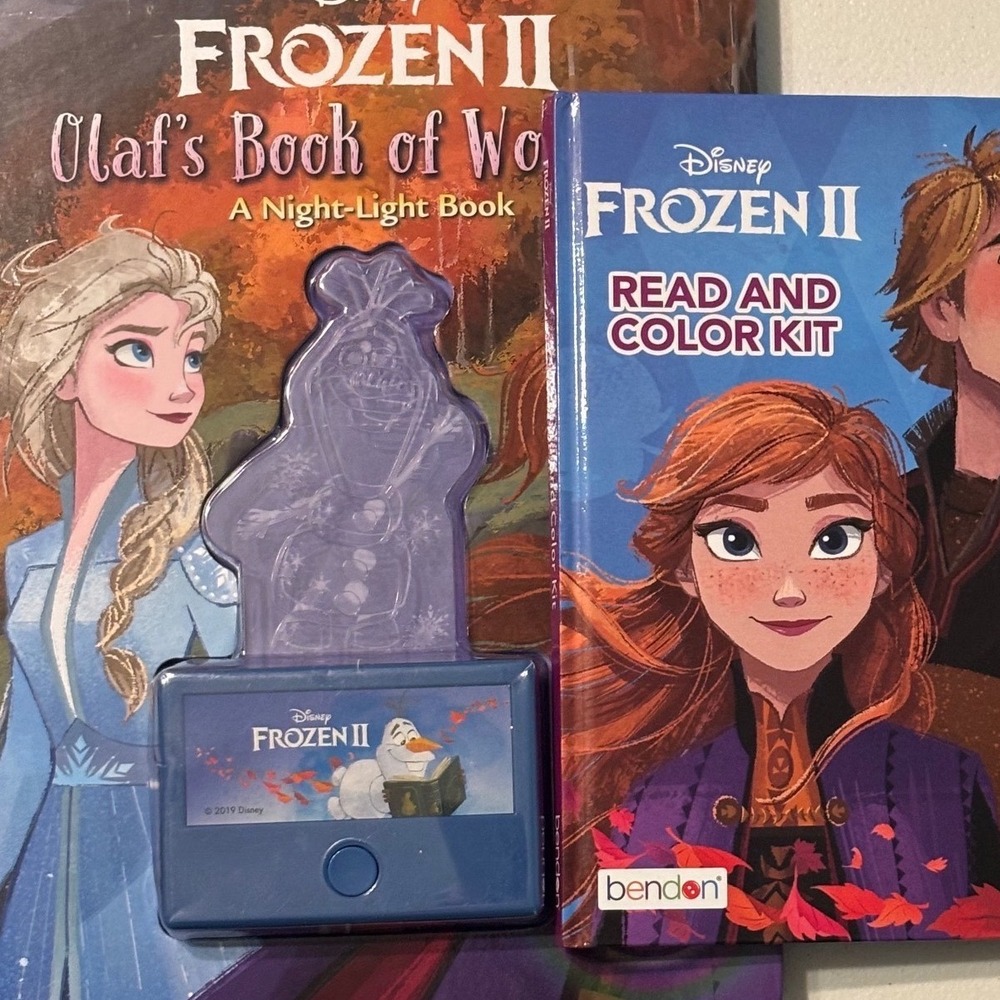 Disney Frozen II Book Set Kids OS Multicolor Excellent Nightlight Activity Kit